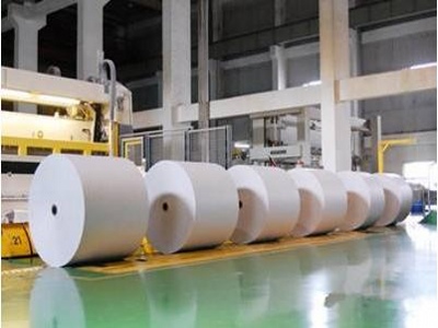 造纸厂生产高品质白色纸张