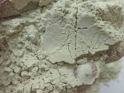 膨润土